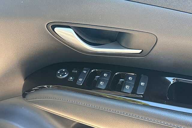Hyundai TUCSON 1.6 TGDi Hybrid 230 Ultimate 5dr 2WD Auto Brown
