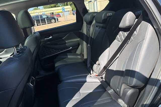 Hyundai SANTA FE 1.6 TGDi Hybrid Ultimate 5dr Auto Black