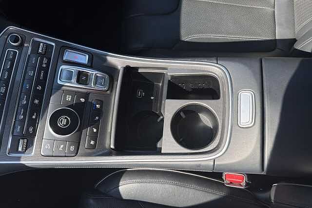 Hyundai SANTA FE 1.6 TGDi Hybrid Ultimate 5dr Auto Black