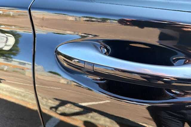 Hyundai SANTA FE 1.6 TGDi Hybrid Ultimate 5dr Auto Black