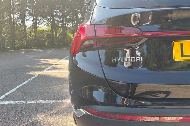 Hyundai SANTA FE 1.6 TGDi Hybrid Ultimate 5dr Auto Black