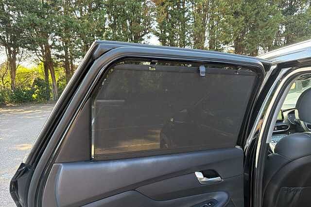 Hyundai SANTA FE 1.6 TGDi Hybrid Ultimate 5dr Auto Black
