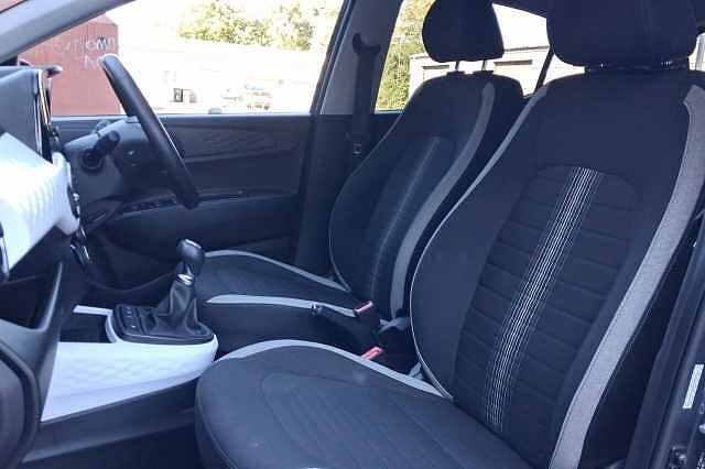 Hyundai i10 1.2 MPi Premium 5dr