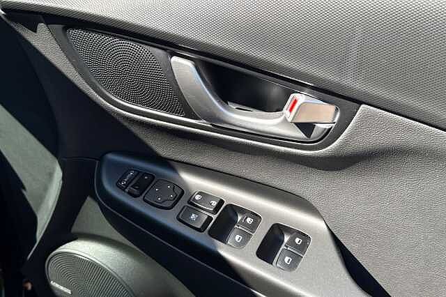 Hyundai KONA 1.6 GDi Hybrid Ultimate 5dr DCT