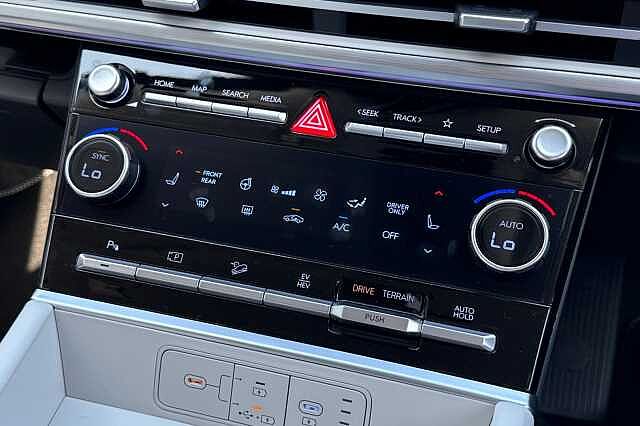 Hyundai Santa Fe 1.6 TGDi Plug-in Hybrid Premium 5dr 4WD Auto