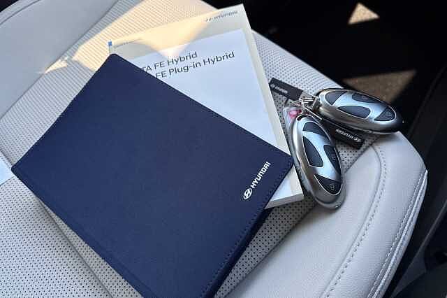 Hyundai Santa Fe 1.6 TGDi Plug-in Hybrid Premium 5dr 4WD Auto