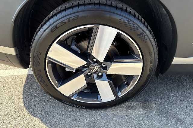 Hyundai Santa Fe 1.6 TGDi Plug-in Hybrid Premium 5dr 4WD Auto