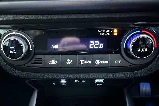 Hyundai i10 1.2 [79] Premium 5dr [Nav]