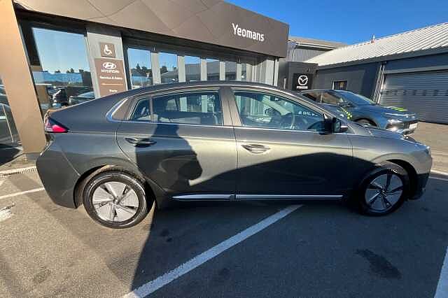 Hyundai IONIQ 1.6 GDi Hybrid Premium 5dr DCT Grey