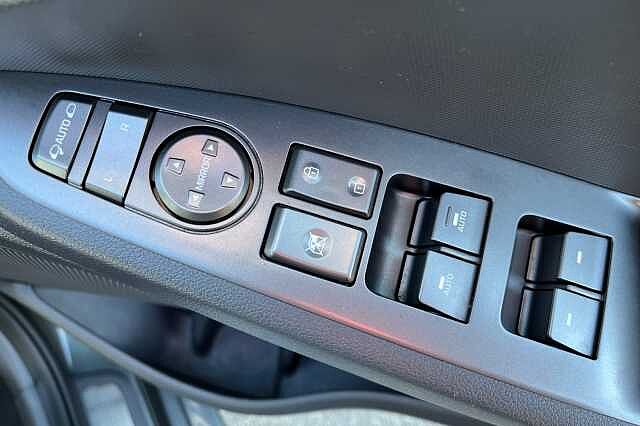 Hyundai IONIQ 1.6 GDi Hybrid Premium 5dr DCT Grey