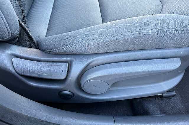 Hyundai IONIQ 1.6 GDi Hybrid Premium 5dr DCT Grey