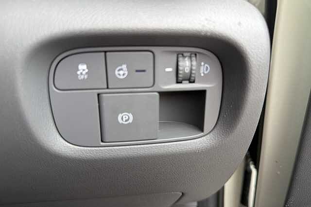 Hyundai INSTER 85kW Cross 49kWh 5dr Auto Natural Ivory
