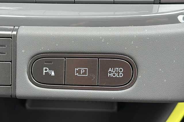 Hyundai INSTER 85kW Cross 49kWh 5dr Auto Natural Ivory