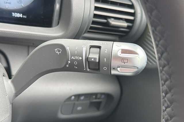 Hyundai INSTER 85kW Cross 49kWh 5dr Auto Natural Ivory