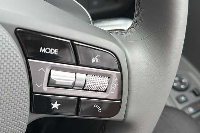 Hyundai INSTER 85kW Cross 49kWh 5dr Auto Natural Ivory