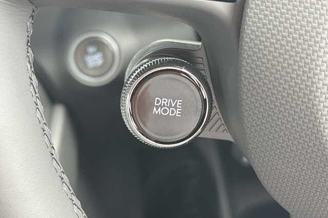 Hyundai INSTER 85kW Cross 49kWh 5dr Auto Natural Ivory