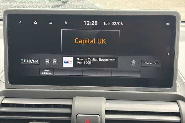 Hyundai INSTER 85kW Cross 49kWh 5dr Auto Natural Ivory