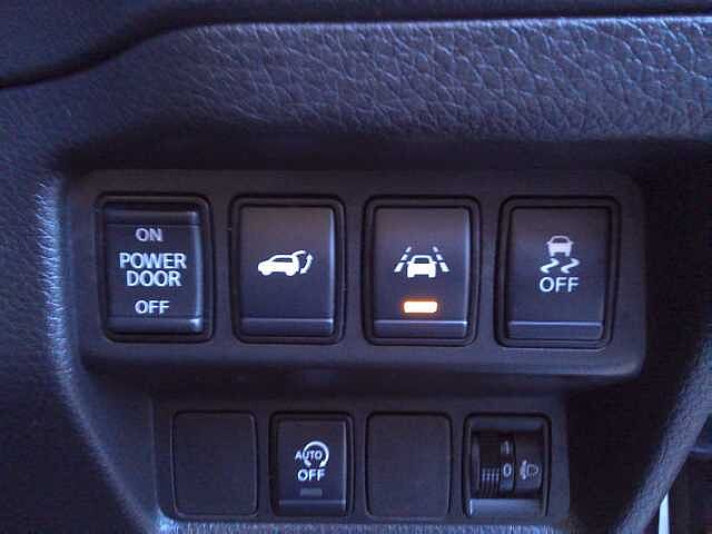 Nissan X-trail Station Wagon 1.7 dCi N-Connecta 5dr [7 Seat]