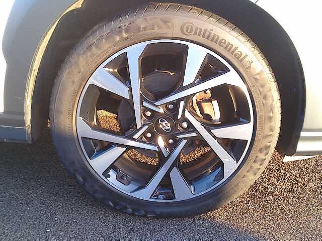 Hyundai KONA 1.0 TGDi 48V MHEV Premium 5dr Atlas White