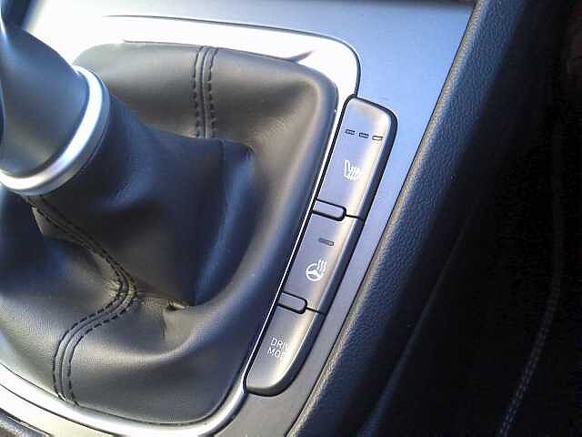 Hyundai KONA 1.0 TGDi 48V MHEV Premium 5dr Atlas White