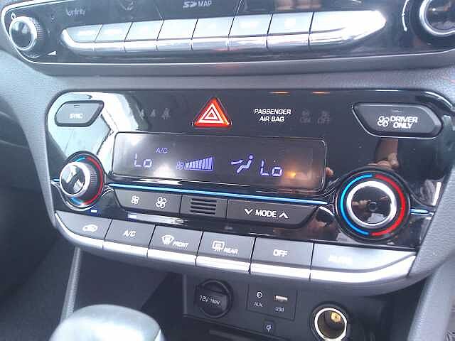Hyundai IONIQ 1.6 GDi Hybrid Premium SE 5dr DCT