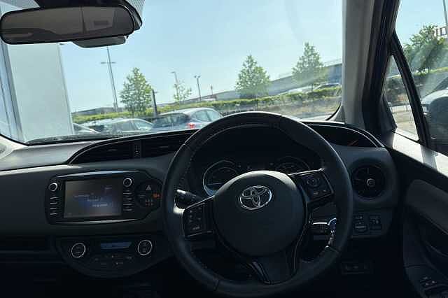 Toyota Yaris 1.5 Hybrid Icon 5dr CVT