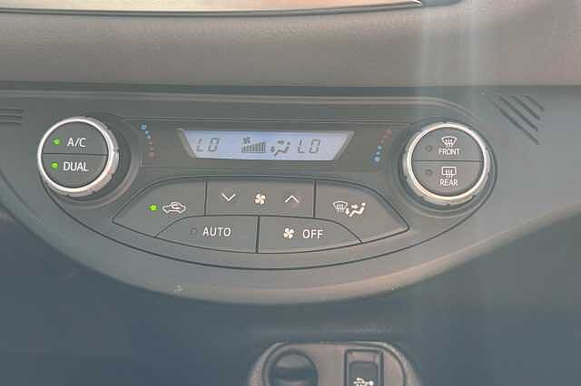 Toyota Yaris 1.5 Hybrid Icon 5dr CVT