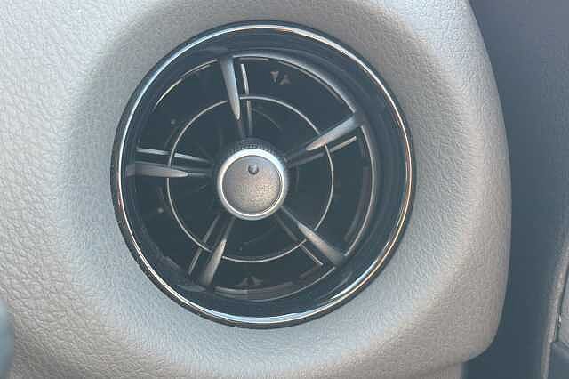 Toyota Yaris 1.5 Hybrid Icon 5dr CVT