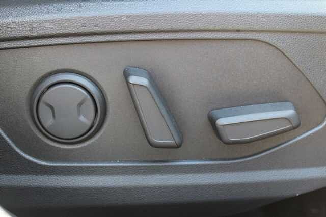 Hyundai TUCSON Ultimate 1.6T HEV Serenity White