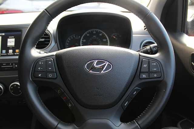 Hyundai I10 Play 1.0 MPI Tomato Red