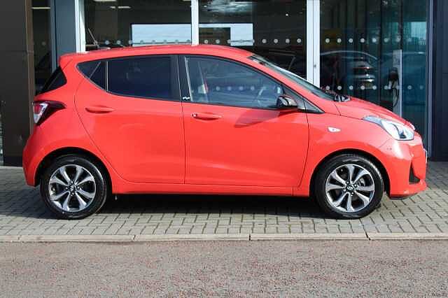 Hyundai I10 Play 1.0 MPI Tomato Red