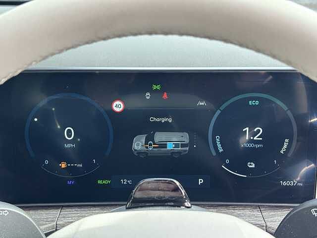 Hyundai SANTA FE Ultimate 1.6 T-GDI HEV 2WD Magnetic Force