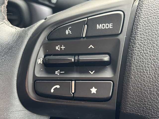 Hyundai I10 Premium 1.0 67PS AMT WHITE