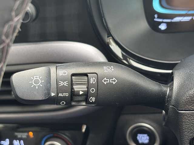 Hyundai I10 Premium 1.0 67PS AMT WHITE