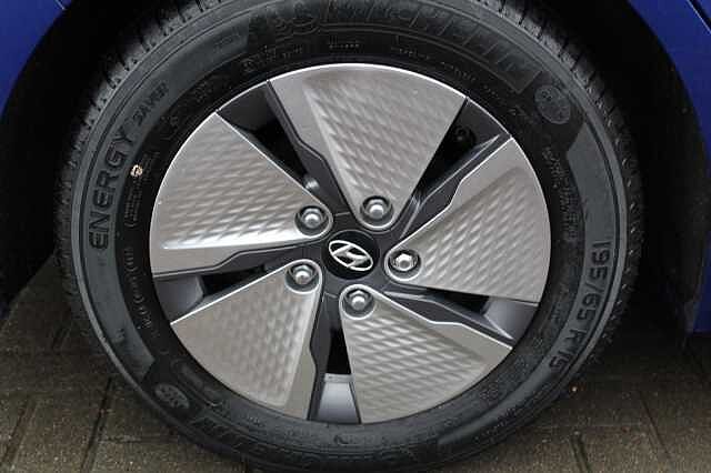 Hyundai IONIQ HYBRID Premium 1.6 HEV DCT Intense Blue