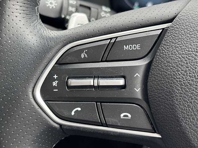 Hyundai SANTA FE Ultimate 1.6 T-GDI 230PS HEV 4WD