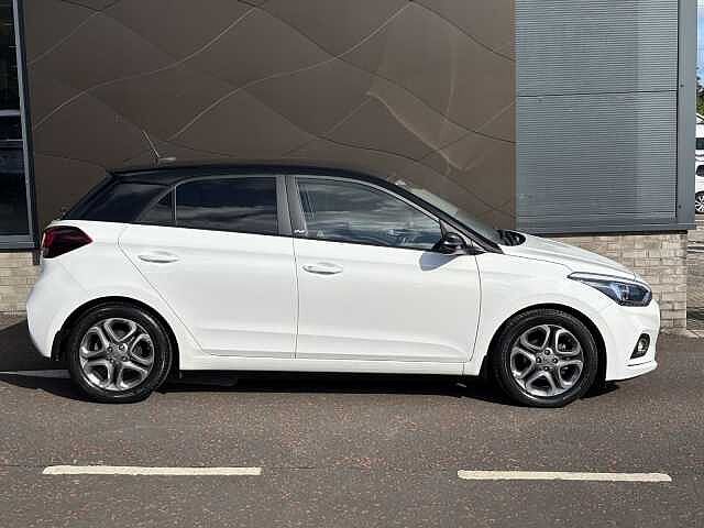 Hyundai i20 Play 1.2 MPI 84PS
