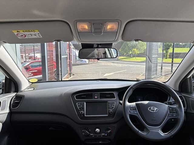 Hyundai i20 Play 1.2 MPI 84PS