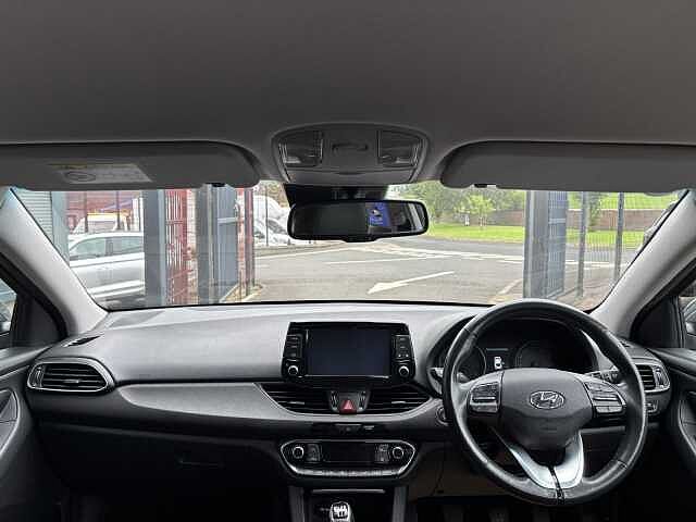 Hyundai i30 Fastback Premium 1.4 140PS 6MT