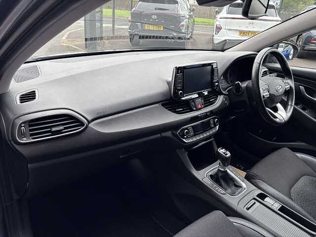 Hyundai i30 Fastback Premium 1.4 140PS 6MT