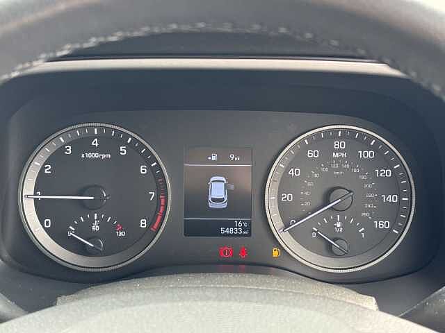 Hyundai TUCSON SE Nav 1.6 6MT