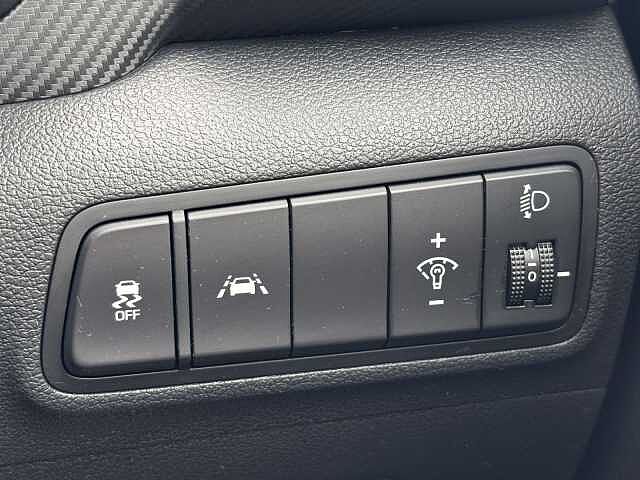 Hyundai TUCSON SE Nav 1.6 6MT