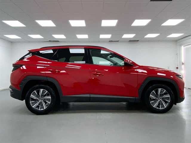Hyundai TUCSON 1.6 TGDi 48V MHD SE Connect 5dr 2WD DCT RED
