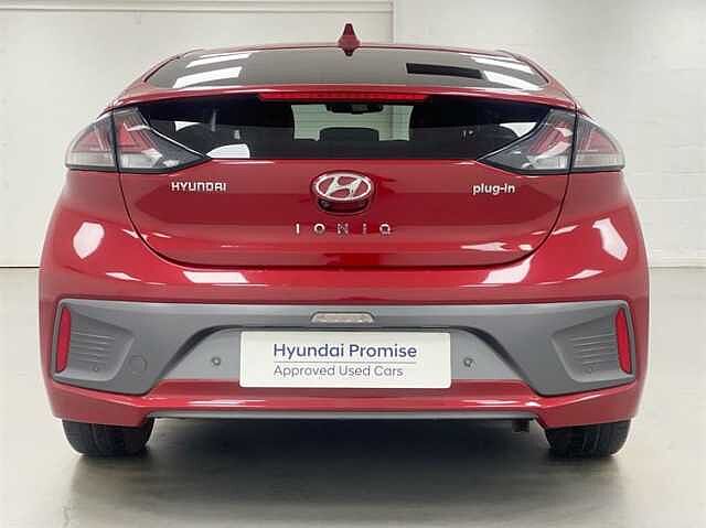 Hyundai IONIQ 1.6 GDi Plug-in Hybrid Premium SE 5dr DCT