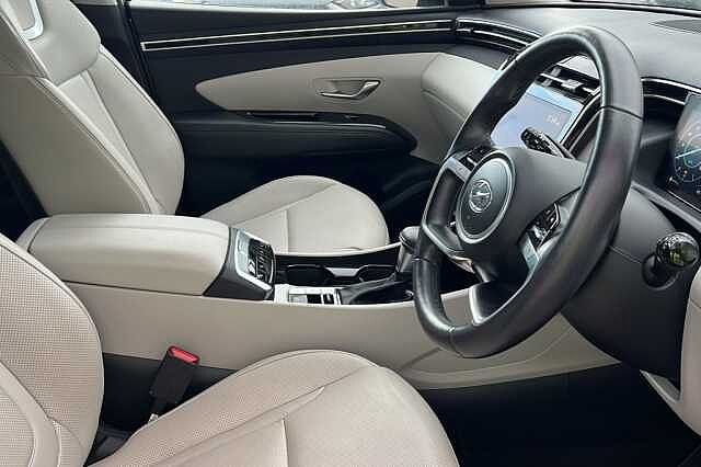 Hyundai TUCSON 1.6 TGDi 48V MHD Ultimate 5dr 2WD DCT Shimmering Silver