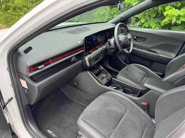 Hyundai KONA 1.6 Hybrid 129 N Line S 5dr DCT Atlas White