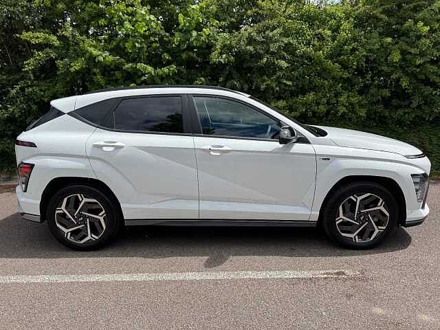 Hyundai KONA 1.6 Hybrid 129 N Line S 5dr DCT Atlas White