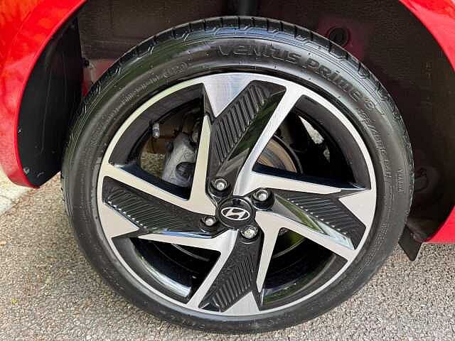 Hyundai i10 1.0 [63] Premium 5dr Auto [Nav]