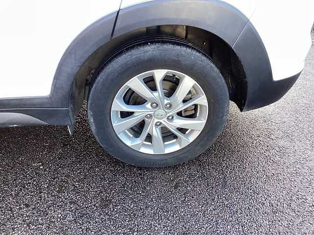 Hyundai TUCSON 1.6 CRDi 48V MHD 136 SE Nav 5dr 2WD DCT Polar White