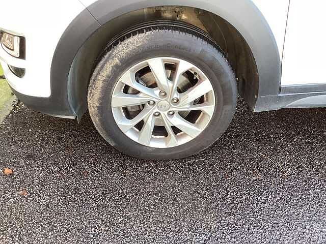 Hyundai TUCSON 1.6 CRDi 48V MHD 136 SE Nav 5dr 2WD DCT Polar White